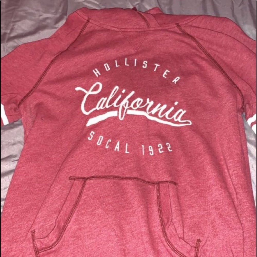 Hollister medium Burgundy pull over